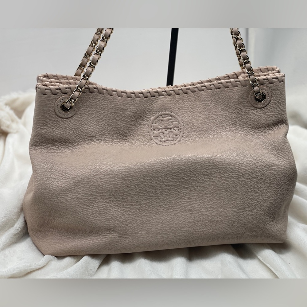 Tory Burch , pink , shoulder bag, excellent condition,leather , large pockets.